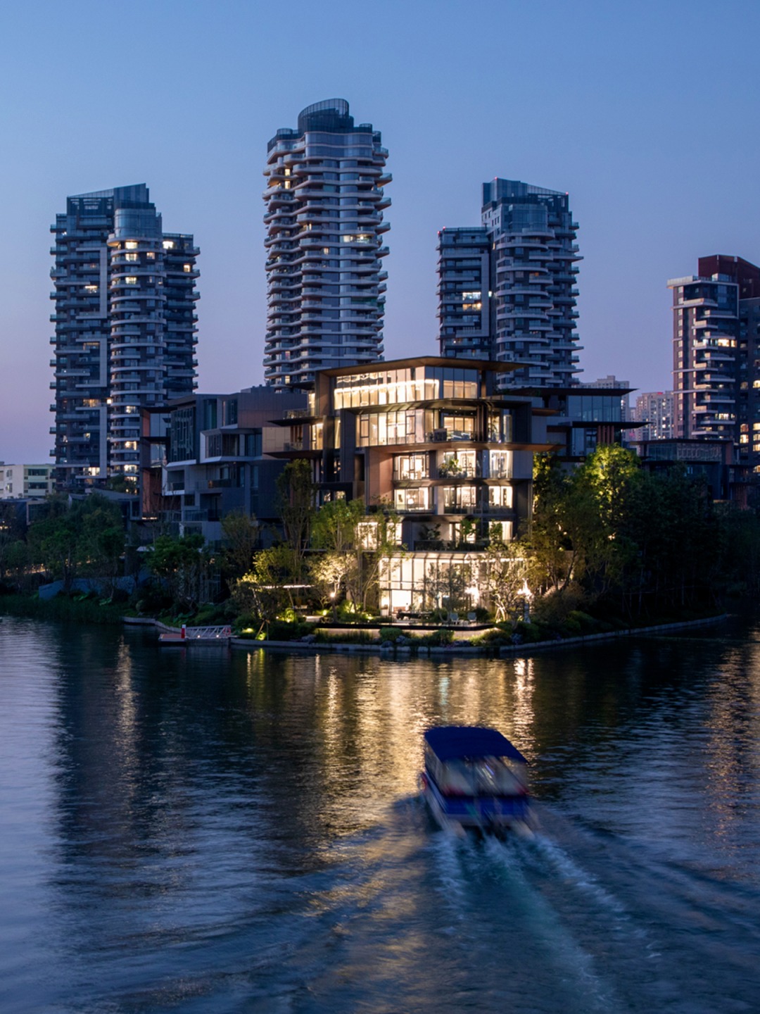 Chengdu Luxelakes Blackstone Island